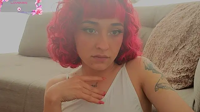 NickiYoung online show from June 17, 2026, 7:13 pm