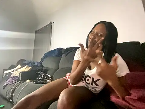 Snapshot of Yoshibaby2670 chatting on December 1, 2025, 9:10 am Yoshibaby2670 online show from December 1, 2025, 9:10 am