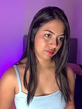 Snapshot of Julii- chatting on February 1, 2025, 4:43 pm Julii- online show from February 1, 2025, 4:43 pm