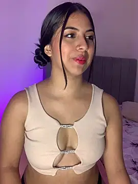 Snapshot of Julii- chatting on February 24, 2025, 1:10 pm Julii- online show from February 24, 2025, 1:10 pm