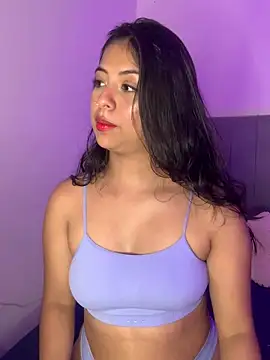 Snapshot of Julii- chatting on March 16, 2025, 8:54 pm Julii- online show from March 16, 2025, 8:54 pm