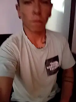 chispahot69  online show from January 4, 2025, 2:04 pm