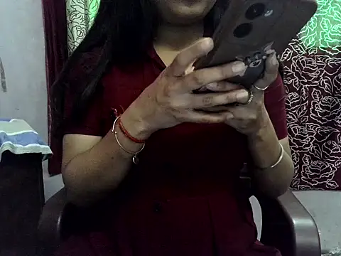 SIYA MAVI online show from February 4, 2026, 4:51 am