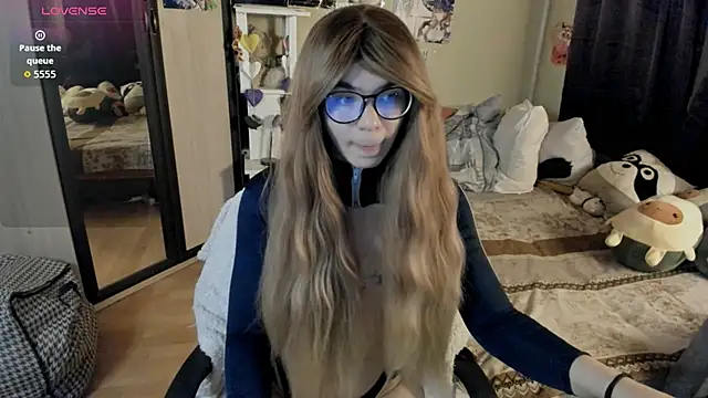 alexiamaleax online show from April 23, 2026, 12:39 am