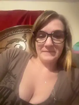 Snapshot of Kitty_DaCocks chatting on October 8, 2025, 12:23 am Kitty DaCocks online show from October 8, 2025, 12:23 am