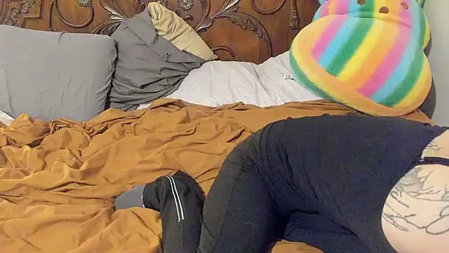 Snapshot of Kitty_DaCocks chatting on October 6, 2025, 11:38 pm Kitty DaCocks online show from October 6, 2025, 11:38 pm