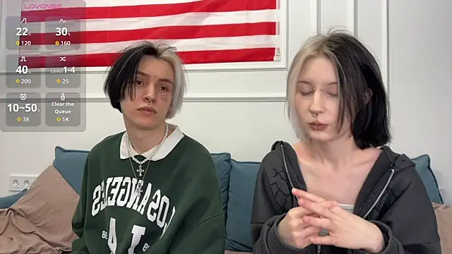 Snapshot of VeryRare_TwinS chatting on January 6, 2026, 11:42 pm VeryRare TwinS online show from January 6, 2026, 11:42 pm