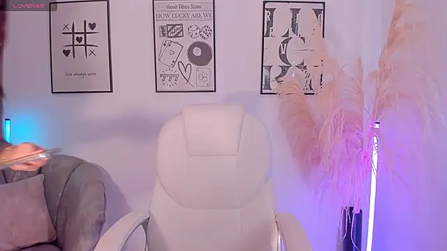 Snapshot of NiiaEvanss chatting on November 5, 2025, 1:14 pm NiiaEvanss online show from November 5, 2025, 1:14 pm