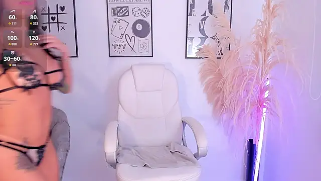 Snapshot of NiiaEvanss chatting on October 22, 2025, 1:21 pm NiiaEvanss online show from October 22, 2025, 1:21 pm