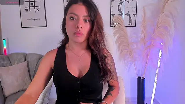 Snapshot of NiiaEvanss chatting on October 2, 2025, 3:37 pm NiiaEvanss online show from October 2, 2025, 3:37 pm