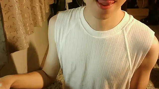 KYU890428 online show from April 16, 2026, 5:36 pm