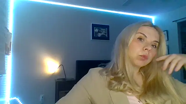 Snapshot of HappyIva chatting on November 30, 2025, 12:17 pm HappyIva online show from November 30, 2025, 12:17 pm