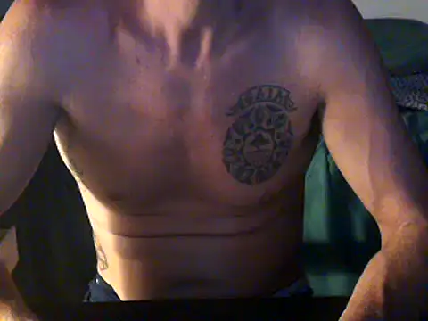 Snapshot of GoloZeusMax chatting on February 14, 2025, 1:34 am GoloZeusMax online show from February 14, 2025, 1:34 am