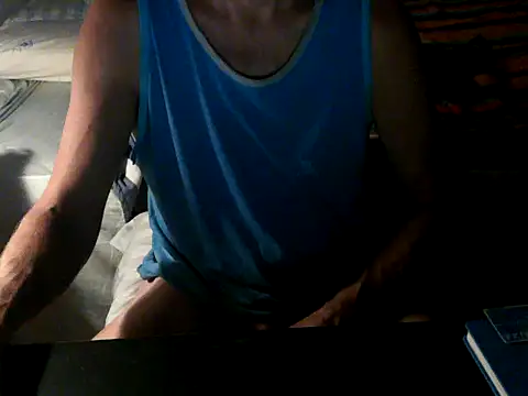 Snapshot of GoloZeusMax chatting on October 6, 2025, 6:14 am GoloZeusMax online show from October 6, 2025, 6:14 am