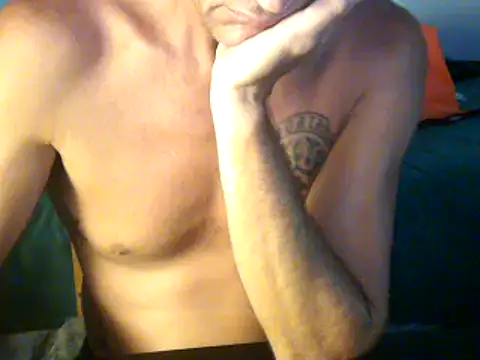 Snapshot of GoloZeusMax chatting on February 20, 2025, 4:18 am GoloZeusMax online show from February 20, 2025, 4:18 am