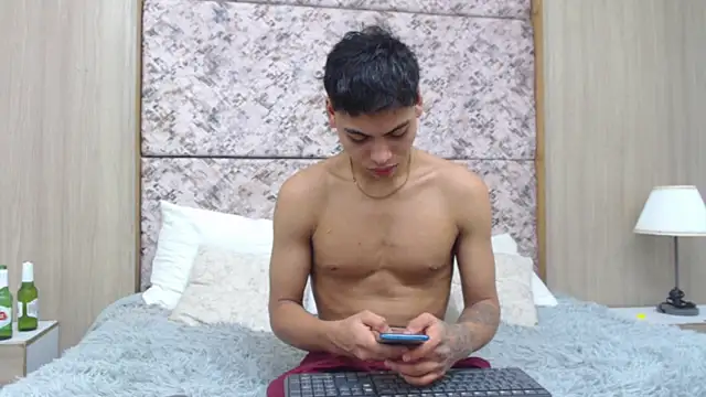 adam piarse01 online show from February 16, 2026, 12:09 am