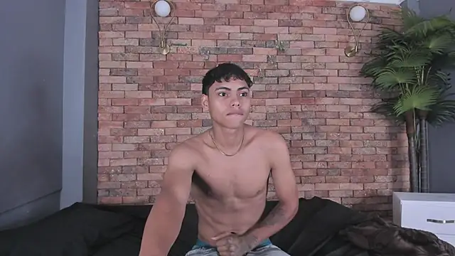 Snapshot of adam_piarse01 chatting on November 16, 2025, 5:17 pm adam piarse01 online show from November 16, 2025, 5:17 pm