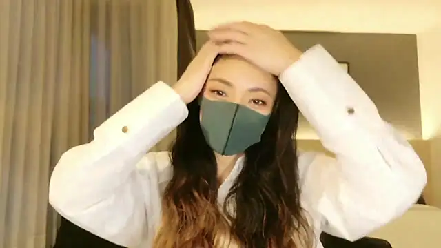 Snapshot of Mary-JP chatting on December 2, 2025, 11:01 am Mary-JP online show from December 2, 2025, 11:01 am