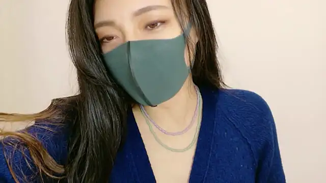 Snapshot of Mary-JP chatting on November 4, 2025, 11:14 am Mary-JP online show from November 4, 2025, 11:14 am