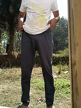 Snapshot of aryan_8051 chatting on December 5, 2025, 6:34 am aryan 8051 online show from December 5, 2025, 6:34 am