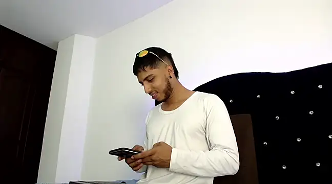 ryann bigcock  online show from January 24, 2025, 11:15 am