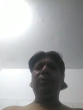 Snapshot of escorpio50jt chatting on September 24, 2025, 2:40 am escorpio50jt online show from September 24, 2025, 2:40 am