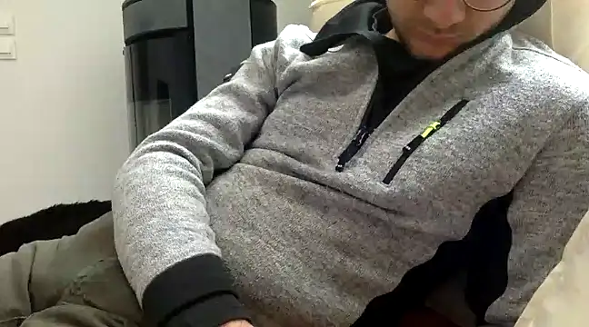 Snapshot of coquin5995 chatting on February 11, 2025, 2:24 pm coquin5995 online show from February 11, 2025, 2:24 pm