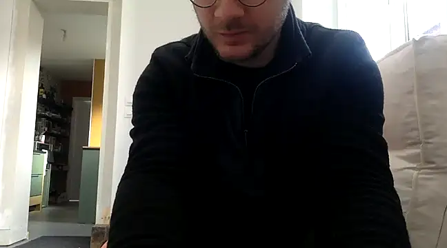 Snapshot of coquin5995 chatting on February 3, 2025, 10:14 am coquin5995 online show from February 3, 2025, 10:14 am