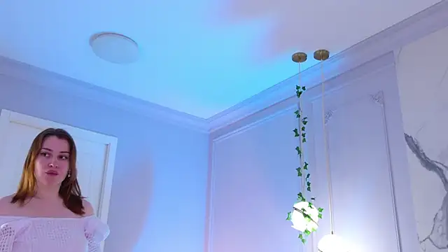 EllieGarson online show from April 19, 2026, 5:03 pm