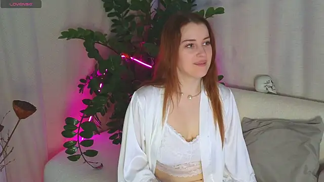 EllieGarson online show from November 1, 2025, 5:18 pm