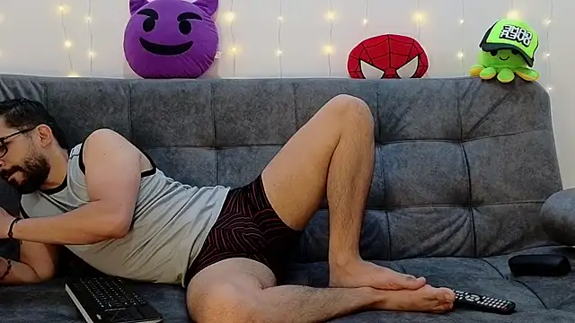 Snapshot of ErickBrant chatting on March 6, 2025, 9:20 pm ErickBrant online show from March 6, 2025, 9:20 pm