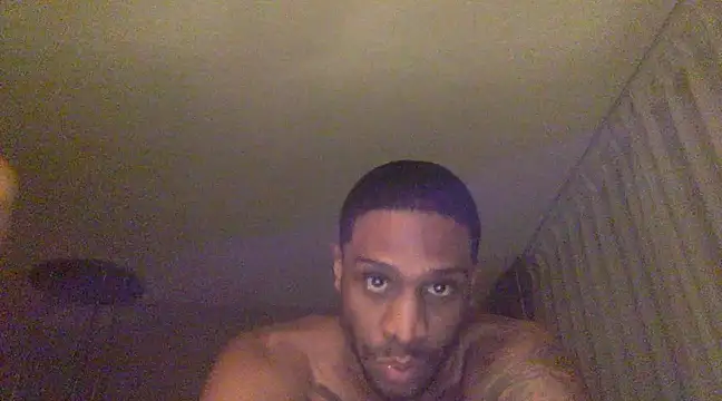 Snapshot of mileshighclub420 chatting on February 24, 2025, 5:33 am mileshighclub420 online show from February 24, 2025, 5:33 am