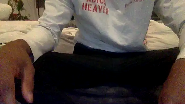 Snapshot of mileshighclub420 chatting on January 4, 2025, 6:30 am mileshighclub420 online show from January 4, 2025, 6:30 am