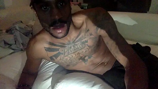 Snapshot of mileshighclub420 chatting on January 18, 2025, 2:47 am mileshighclub420 online show from January 18, 2025, 2:47 am