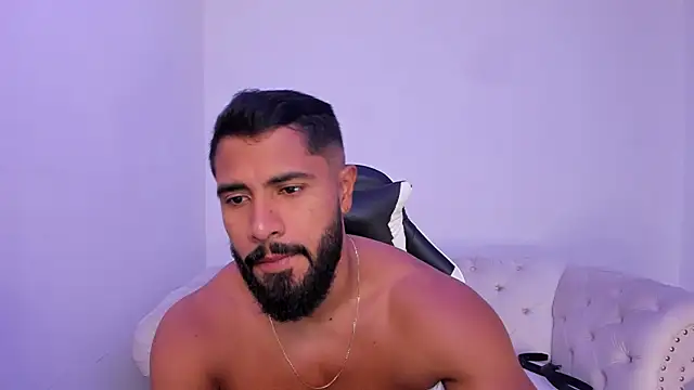 Snapshot of Santiago_huntt chatting on November 29, 2025, 1:22 pm Santiago huntt online show from November 29, 2025, 1:22 pm