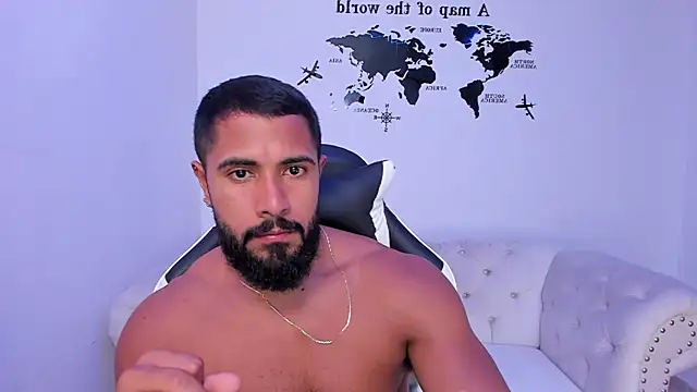 Snapshot of Santiago_huntt chatting on September 23, 2025, 9:22 pm Santiago huntt online show from September 23, 2025, 9:22 pm