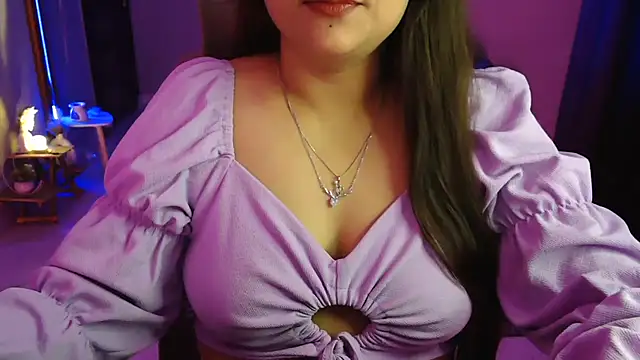 Snapshot of Mitikaa chatting on November 4, 2025, 2:21 pm Mitikaa online show from November 4, 2025, 2:21 pm