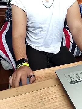 Snapshot of pitorico_bb chatting on December 18, 2025, 2:21 pm pitorico bb online show from December 18, 2025, 2:21 pm