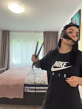 NNNoire online show from April 21, 2026, 6:42 am