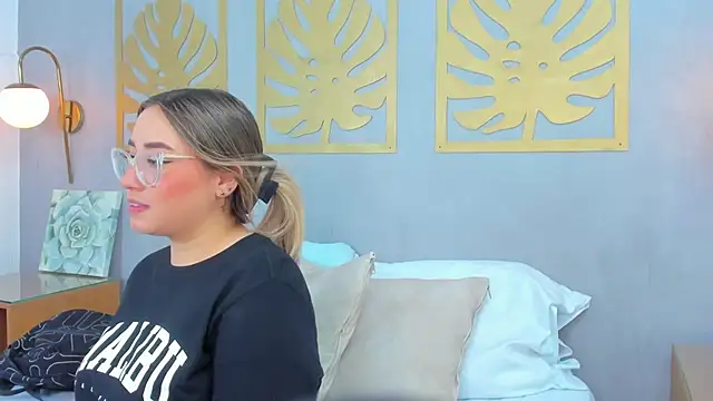 Snapshot of antonella_cutie_ chatting on March 12, 2025, 7:25 pm antonella cutie online show from March 12, 2025, 7:25 pm