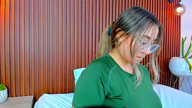 Snapshot of antonella_cutie_ chatting on March 13, 2025, 10:21 pm antonella cutie online show from March 13, 2025, 10:21 pm