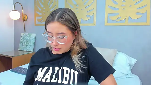 Snapshot of antonella_cutie_ chatting on March 12, 2025, 10:28 pm antonella cutie online show from March 12, 2025, 10:28 pm