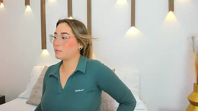 Snapshot of antonella_cutie_ chatting on March 3, 2025, 12:17 pm antonella cutie online show from March 3, 2025, 12:17 pm