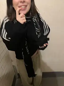 Snapshot of Alexandria_Balenciaga chatting on January 18, 2025, 11:33 pm Alexandria Balenciaga online show from January 18, 2025, 11:33 pm