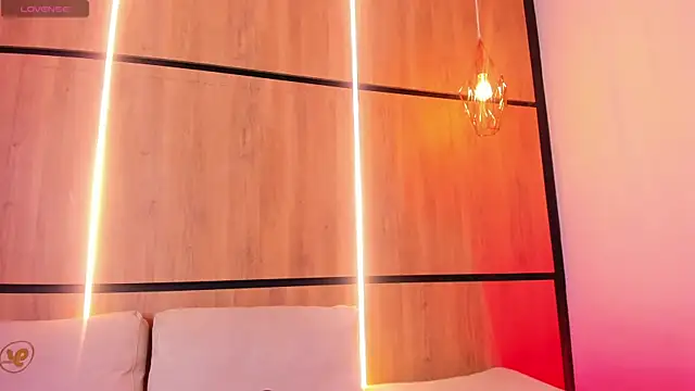 Snapshot of ashlyn_parker chatting on September 27, 2025, 8:15 pm ashlyn parker online show from September 27, 2025, 8:15 pm