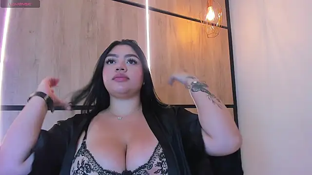 Snapshot of ashlyn_parker chatting on November 21, 2025, 8:08 pm ashlyn parker online show from November 21, 2025, 8:08 pm