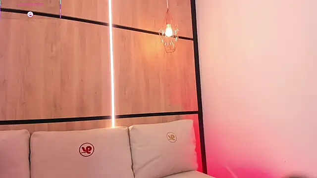 Snapshot of ashlyn_parker chatting on September 23, 2025, 7:43 pm ashlyn parker online show from September 23, 2025, 7:43 pm