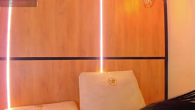 Snapshot of ashlyn_parker chatting on November 25, 2025, 8:09 pm ashlyn parker online show from November 25, 2025, 8:09 pm