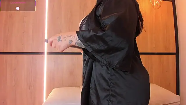 Snapshot of ashlyn_parker chatting on November 26, 2025, 8:31 pm ashlyn parker online show from November 26, 2025, 8:31 pm