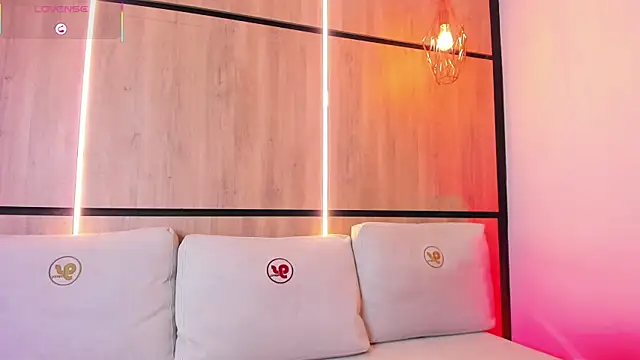 Snapshot of ashlyn_parker chatting on September 29, 2025, 8:25 pm ashlyn parker online show from September 29, 2025, 8:25 pm